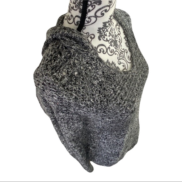 CLOUD CHASER SWEATER BLACK & GRAY HOODIE WOMENS SIZE LARGE - Picture 4 of 11